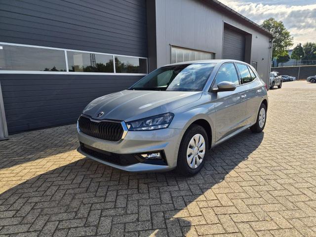 Skoda Fabia 1.0 TSI 95PS Selection 5-t&uuml;rig R&uuml;ckf.Kamera Parksensoren Sitzheizung Multifunktionslenkrad Klima Skoda-Radio Bluetooth Touchscreen Tempomat Nebelsch. Apple CarPlay + Android Auto 