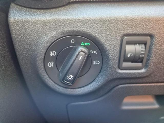 Skoda Fabia 1.0 TSI 95PS Selection 5-t&uuml;rig R&uuml;ckf.Kamera Parksensoren Sitzheizung Multifunktionslenkrad Klima Skoda-Radio Bluetooth Touchscreen Tempomat Nebelsch. Apple CarPlay + Android Auto 