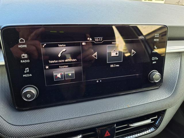 Skoda Fabia 1.0 TSI 95PS Selection 5-t&uuml;rig R&uuml;ckf.Kamera Parksensoren Sitzheizung Multifunktionslenkrad Klima Skoda-Radio Bluetooth Touchscreen Tempomat Nebelsch. Apple CarPlay + Android Auto 