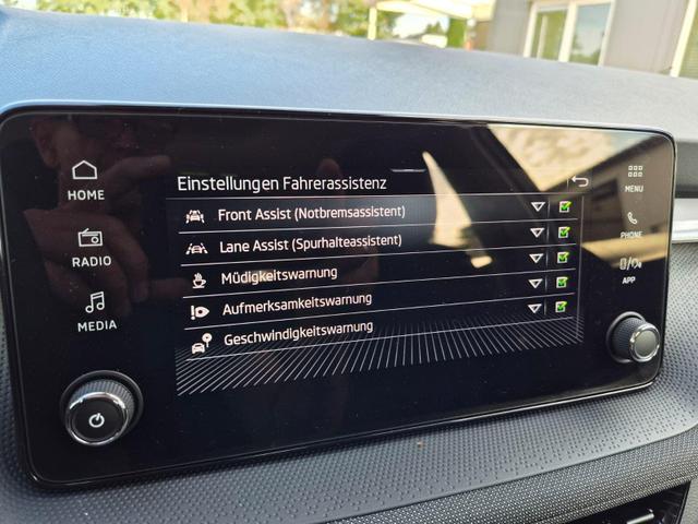 Skoda Fabia 1.0 TSI 95PS Selection 5-t&uuml;rig R&uuml;ckf.Kamera Parksensoren Sitzheizung Multifunktionslenkrad Klima Skoda-Radio Bluetooth Touchscreen Tempomat Nebelsch. Apple CarPlay + Android Auto 