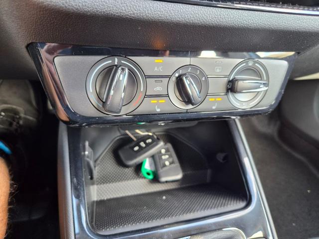 Skoda Fabia 1.0 TSI 95PS Selection 5-t&uuml;rig R&uuml;ckf.Kamera Parksensoren Sitzheizung Multifunktionslenkrad Klima Skoda-Radio Bluetooth Touchscreen Tempomat Nebelsch. Apple CarPlay + Android Auto 