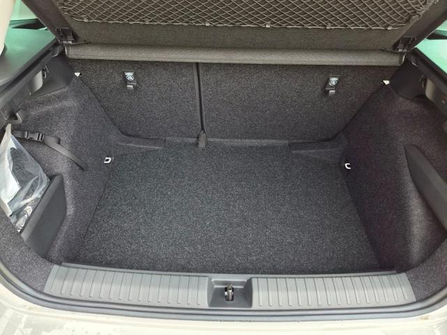 Skoda Kamiq 1.5 TSI 150PS DSG Selection Klimaautomatik Sitzheizung R&uuml;ckf.Kamera PDC Apple CarPlay + Android Auto Tempomat Garantieverl&auml;ngerung 16"LM 
