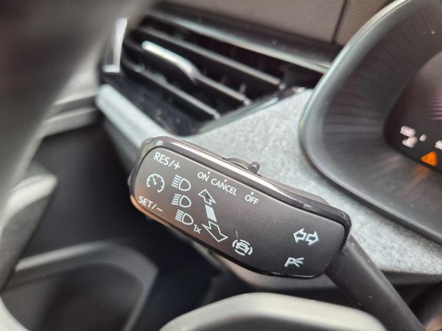 Skoda Kamiq 1.5 TSI 150PS DSG Selection Klimaautomatik Sitzheizung R&uuml;ckf.Kamera PDC Apple CarPlay + Android Auto Tempomat Garantieverl&auml;ngerung 16"LM 