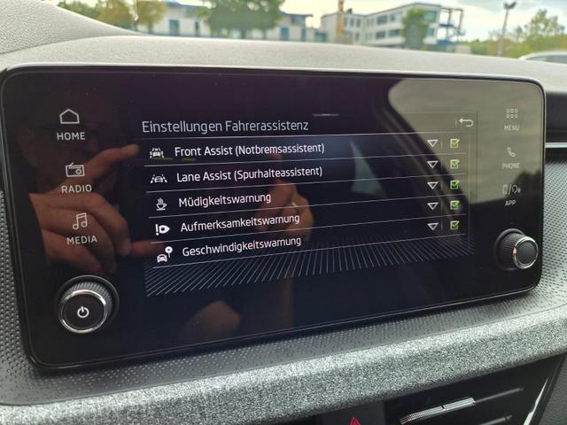 Skoda Kamiq 1.5 TSI 150PS DSG Selection Klimaautomatik Sitzheizung R&uuml;ckf.Kamera PDC Apple CarPlay + Android Auto Tempomat Garantieverl&auml;ngerung 16"LM 