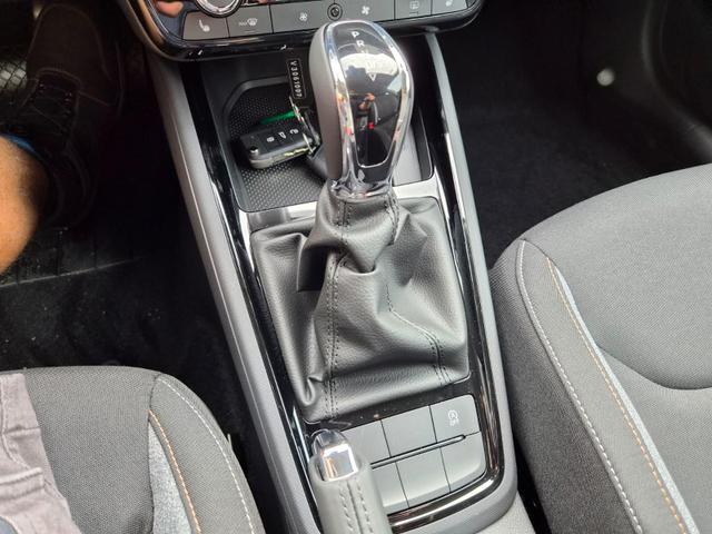 Skoda Kamiq 1.5 TSI 150PS DSG Selection Klimaautomatik Sitzheizung R&uuml;ckf.Kamera PDC Apple CarPlay + Android Auto Tempomat Garantieverl&auml;ngerung 16"LM 