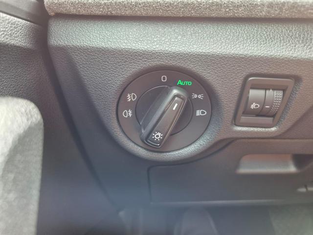 Skoda Kamiq 1.5 TSI 150PS DSG Selection Klimaautomatik Sitzheizung R&uuml;ckf.Kamera PDC Apple CarPlay + Android Auto Tempomat Garantieverl&auml;ngerung 16"LM 