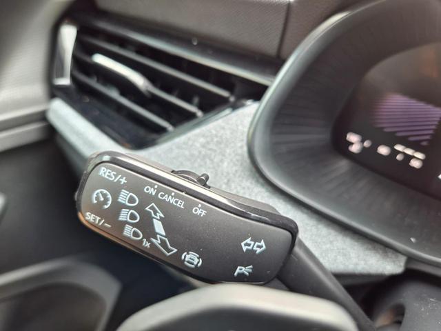 Skoda Kamiq 1.5 TSI 150PS DSG Selection Klimaautomatik Sitzheizung R&uuml;ckf.Kamera PDC Apple CarPlay + Android Auto Tempomat Garantieverl&auml;ngerung 16"LM 