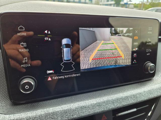 Skoda Kamiq 1.5 TSI 150PS DSG Selection Klimaautomatik Sitzheizung R&uuml;ckf.Kamera PDC Apple CarPlay + Android Auto Tempomat Garantieverl&auml;ngerung 16"LM 