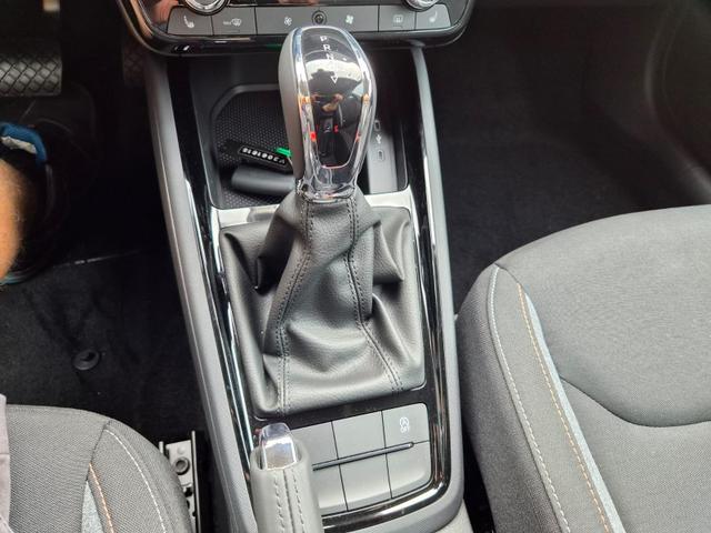 Skoda Kamiq 1.5 TSI 150PS DSG Selection Klimaautomatik Sitzheizung R&uuml;ckf.Kamera PDC Apple CarPlay + Android Auto Tempomat Garantieverl&auml;ngerung 16"LM 