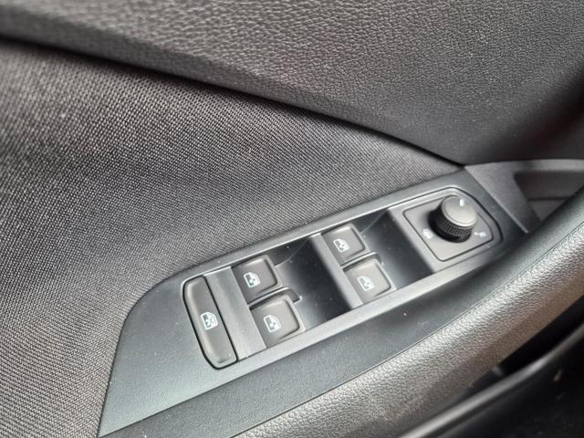 Skoda Kamiq 1.5 TSI 150PS DSG Selection Klimaautomatik Sitzheizung R&uuml;ckf.Kamera PDC Apple CarPlay + Android Auto Tempomat Garantieverl&auml;ngerung 16"LM 