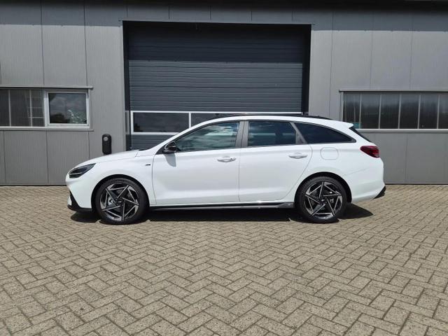 Hyundai i30 Kombi 1.6 T-GDI 150PS Automatik N-Line Sitzheizung Lenkradheizung Klimaautomatik Navi 10,3"-Touchscreen Bluelink Apple CarPlay + Android Auto PDC v+h R&uuml;ckf.Kamera 18-LM 