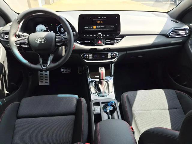 Hyundai i30 Kombi 1.6 T-GDI 150PS Automatik N-Line Sitzheizung Lenkradheizung Klimaautomatik Navi 10,3"-Touchscreen Bluelink Apple CarPlay + Android Auto PDC v+h R&uuml;ckf.Kamera 18-LM 