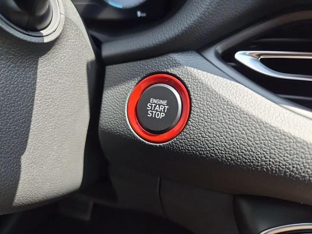 Hyundai i30 Kombi 1.6 T-GDI 150PS Automatik N-Line Sitzheizung Lenkradheizung Klimaautomatik Navi 10,3"-Touchscreen Bluelink Apple CarPlay + Android Auto PDC v+h R&uuml;ckf.Kamera 18-LM 