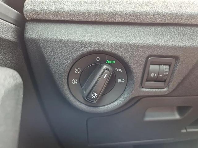 Skoda Kamiq 1.0 TSI 115PS DSG Selection R&uuml;ckf.Kamera PDC v+h Sitzheizung Klimaautomatik Skoda-Radio Apple CarPlay + Android Auto Tempomat Garantieverl&auml;ngerung 16"LM 