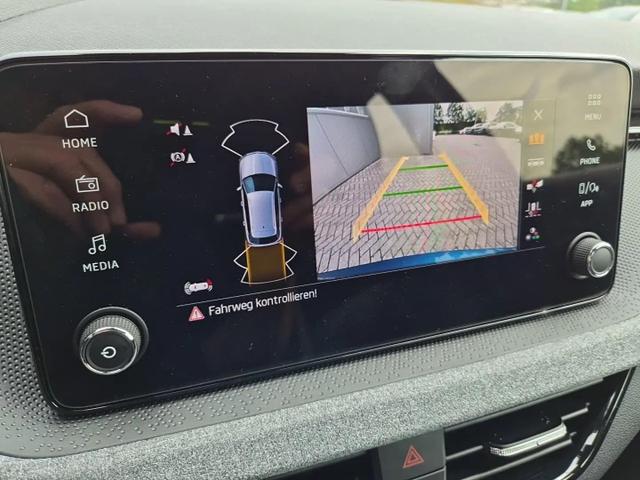 Skoda Kamiq 1.0 TSI 115PS DSG Selection R&uuml;ckf.Kamera PDC v+h Sitzheizung Klimaautomatik Skoda-Radio Apple CarPlay + Android Auto Tempomat Garantieverl&auml;ngerung 16"LM 