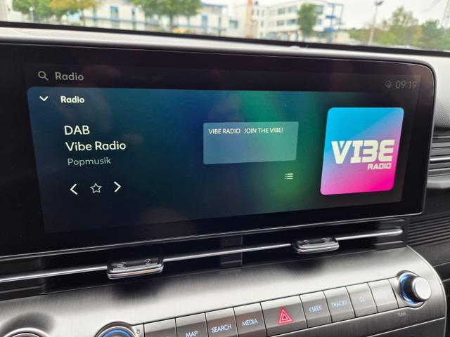 Hyundai KONA Trend 1.6 T-GDI 150PS Voll-LED-Scheinw. Sitzheizung Lenkradheizung Klimaautomatik Tempomat Navi Touchscreen DAB+ Apple CarPlay + Android Auto PDC v+h R&uuml;ckf.Kamera 2xKeyless 17-LM 