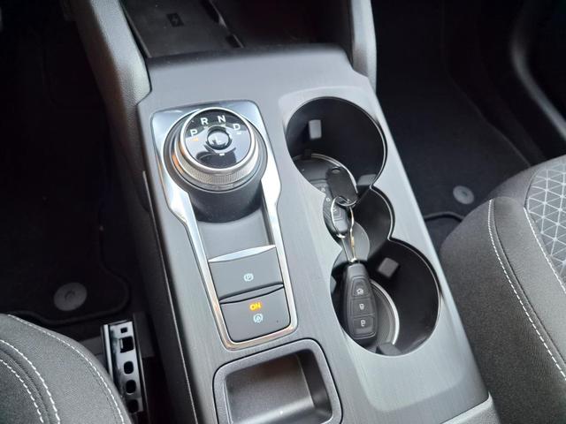 Ford Kuga Titanium 243PS PHEV Automatik Sitzheizung v+h Lenkradheizung Frontscheibe beheizb. Klimaautomatik Navi SYNC4 Apple CarPlay Android Auto Touchscreen PDC 4xKamera 2xKeyless 17"LM vollelektr. Reichweite 66KM 
