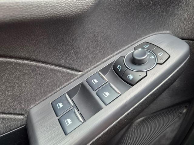Ford Kuga Titanium 243PS PHEV Automatik Sitzheizung v+h Lenkradheizung Frontscheibe beheizb. Klimaautomatik Navi SYNC4 Apple CarPlay Android Auto Touchscreen PDC 4xKamera 2xKeyless 17"LM vollelektr. Reichweite 66KM 