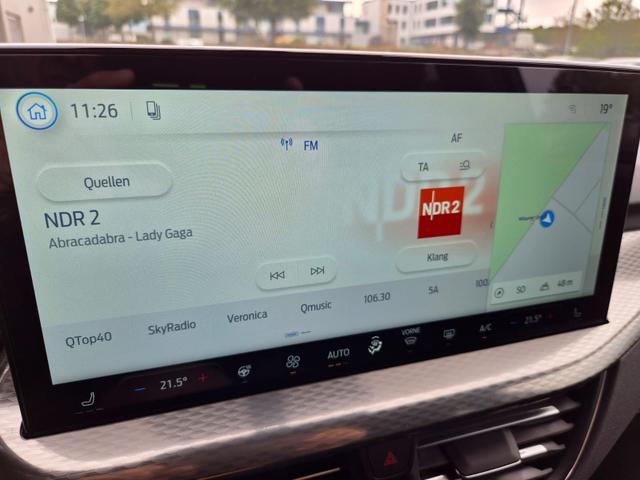 Ford Kuga Titanium 243PS PHEV Automatik Sitzheizung v+h Lenkradheizung Frontscheibe beheizb. Klimaautomatik Navi SYNC4 Apple CarPlay Android Auto Touchscreen PDC 4xKamera 2xKeyless 17"LM vollelektr. Reichweite 66KM 