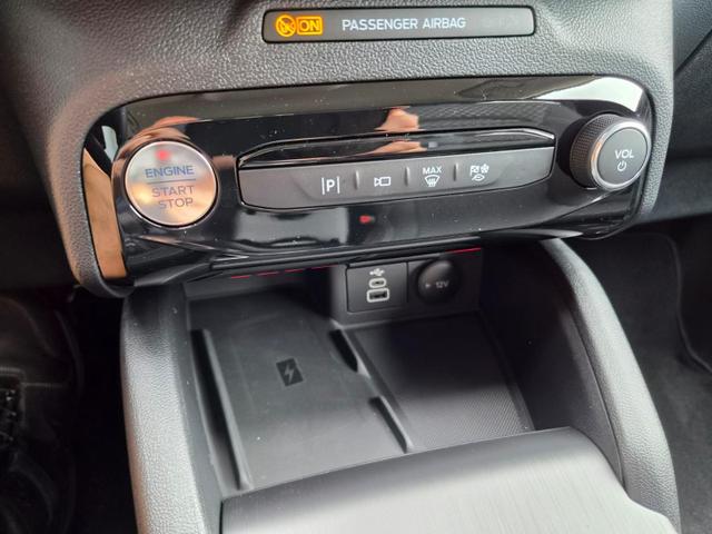 Ford Kuga Titanium 243PS PHEV Automatik Sitzheizung v+h Lenkradheizung Frontscheibe beheizb. Klimaautomatik Navi SYNC4 Apple CarPlay Android Auto Touchscreen PDC 4xKamera 2xKeyless 17"LM vollelektr. Reichweite 66KM 