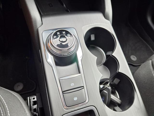 Ford Kuga Titanium 243PS PHEV Automatik Sitzheizung v+h Lenkradheizung Frontscheibe beheizb. Klimaautomatik Navi SYNC4 Apple CarPlay Android Auto Touchscreen PDC 4xKamera 2xKeyless 17"LM vollelektr. Reichweite 66KM 