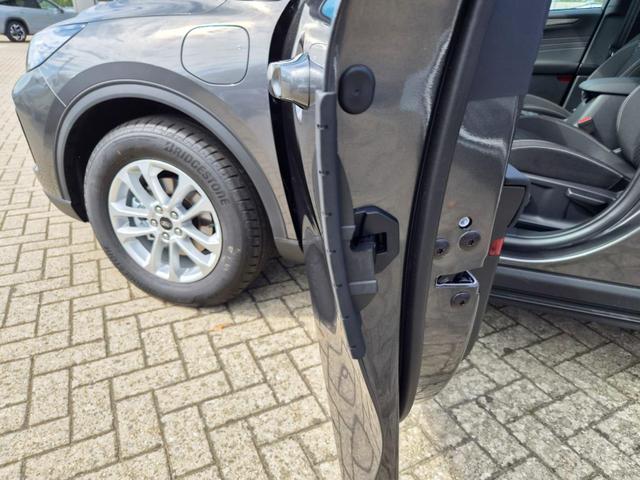Ford Kuga Titanium 243PS PHEV Automatik elektr. PanoDach Sitzheizung v+h Lenkradheizung Frontscheibe beheizb. Klimaautomatik Navi SYNC4 Apple CarPlay Android Auto Touchscreen PDC 4xKamera 2xKeyless 17"LM vollelektr. Reichweite 66KM 