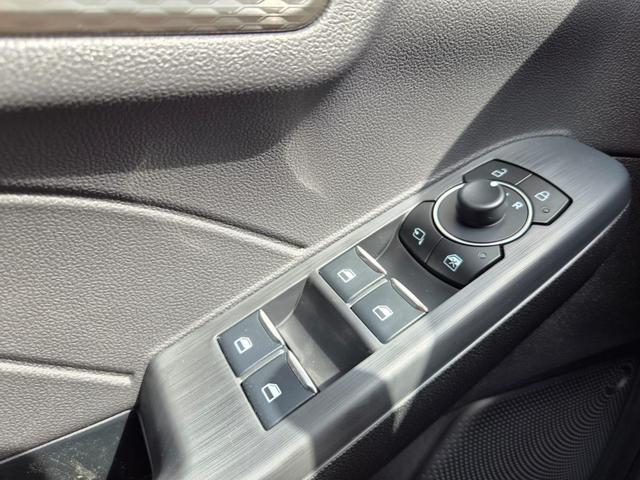 Ford Kuga Titanium 243PS PHEV Automatik elektr. PanoDach Sitzheizung v+h Lenkradheizung Frontscheibe beheizb. Klimaautomatik Navi SYNC4 Apple CarPlay Android Auto Touchscreen PDC 4xKamera 2xKeyless 17"LM vollelektr. Reichweite 66KM 