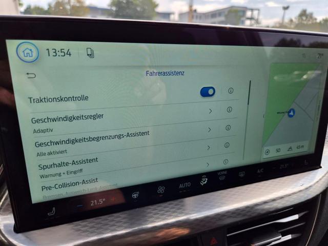 Ford Kuga Titanium 243PS PHEV Automatik elektr. PanoDach Sitzheizung v+h Lenkradheizung Frontscheibe beheizb. Klimaautomatik Navi SYNC4 Apple CarPlay Android Auto Touchscreen PDC 4xKamera 2xKeyless 17"LM vollelektr. Reichweite 66KM 