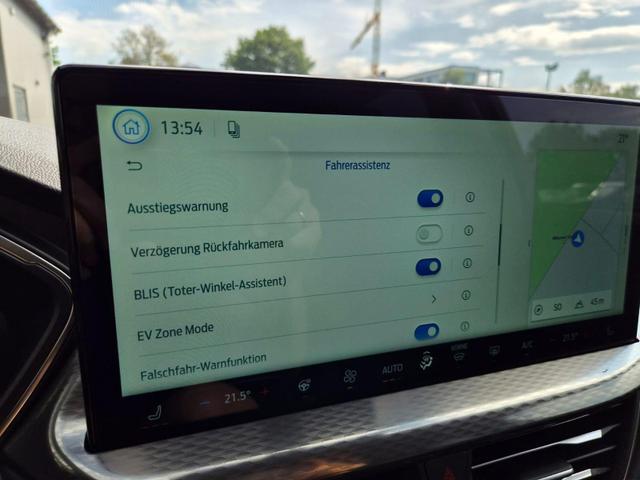 Ford Kuga Titanium 243PS PHEV Automatik elektr. PanoDach Sitzheizung v+h Lenkradheizung Frontscheibe beheizb. Klimaautomatik Navi SYNC4 Apple CarPlay Android Auto Touchscreen PDC 4xKamera 2xKeyless 17"LM vollelektr. Reichweite 66KM 