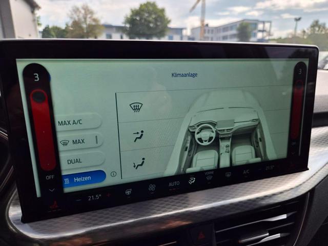 Ford Kuga Titanium 243PS PHEV Automatik elektr. PanoDach Sitzheizung v+h Lenkradheizung Frontscheibe beheizb. Klimaautomatik Navi SYNC4 Apple CarPlay Android Auto Touchscreen PDC 4xKamera 2xKeyless 17"LM vollelektr. Reichweite 66KM 