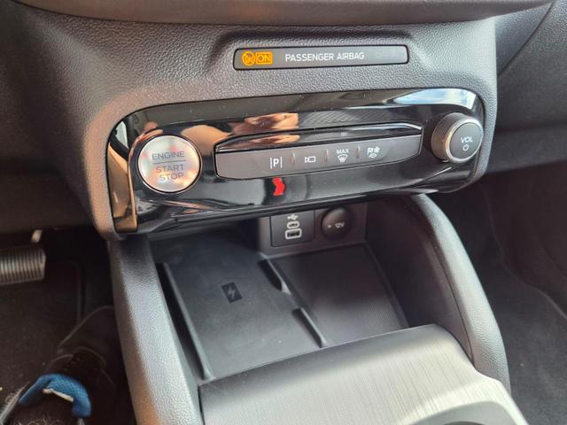 Ford Kuga Titanium 243PS PHEV Automatik elektr. PanoDach Sitzheizung v+h Lenkradheizung Frontscheibe beheizb. Klimaautomatik Navi SYNC4 Apple CarPlay Android Auto Touchscreen PDC 4xKamera 2xKeyless 17"LM vollelektr. Reichweite 66KM 