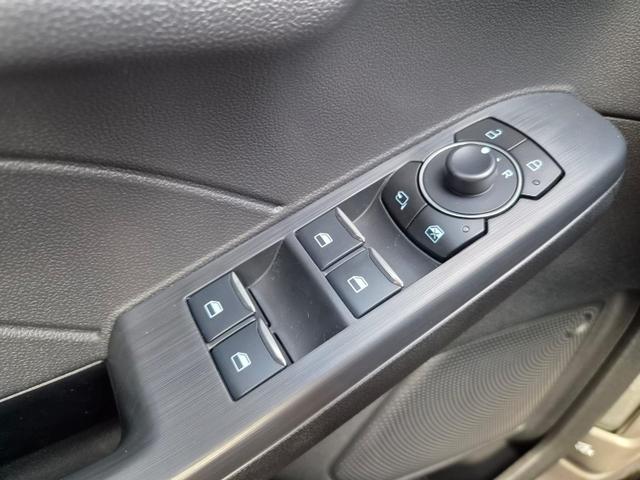 Ford Kuga Titanium 243PS PHEV Automatik schwenkb. AHK elektr. PanoDach Sitzheizung v+h Lenkradheizung Frontscheibe beheizb. Klimaautomatik Navi SYNC4 Apple CarPlay Android Auto Touchscreen PDC 4xKamera 2xKeyless 17"LM vollelektr. Reichweite 66KM 