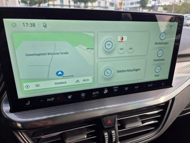 Ford Kuga Titanium 243PS PHEV Automatik schwenkb. AHK elektr. PanoDach Sitzheizung v+h Lenkradheizung Frontscheibe beheizb. Klimaautomatik Navi SYNC4 Apple CarPlay Android Auto Touchscreen PDC 4xKamera 2xKeyless 17"LM vollelektr. Reichweite 66KM 