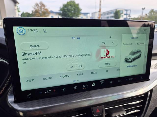Ford Kuga Titanium 243PS PHEV Automatik schwenkb. AHK elektr. PanoDach Sitzheizung v+h Lenkradheizung Frontscheibe beheizb. Klimaautomatik Navi SYNC4 Apple CarPlay Android Auto Touchscreen PDC 4xKamera 2xKeyless 17"LM vollelektr. Reichweite 66KM 