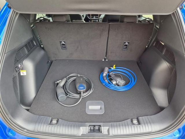 Ford Kuga Titanium 243PS PHEV Automatik schwenkb. AHK Sitzheizung v+h Lenkradheizung Frontscheibe beheizb. Klimaautomatik Navi SYNC4 Apple CarPlay Android Auto Touchscreen PDC 4xKamera 2xKeyless 17"LM vollelektr. Reichweite 66KM 
