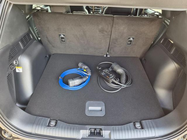 Ford Kuga Titanium 243PS PHEV Automatik schwenkb. AHK Sitzheizung v+h Lenkradheizung Frontscheibe beheizb. Klimaautomatik Navi SYNC4 Apple CarPlay Android Auto Touchscreen PDC 4xKamera 2xKeyless 17"LM vollelektr. Reichweite 66KM 