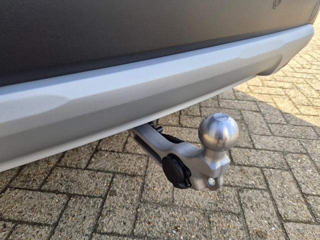 Ford Kuga Titanium 243PS PHEV Automatik schwenkb. AHK Sitzheizung v+h Lenkradheizung Frontscheibe beheizb. Klimaautomatik Navi SYNC4 Apple CarPlay Android Auto Touchscreen PDC 4xKamera 2xKeyless 17"LM vollelektr. Reichweite 66KM 