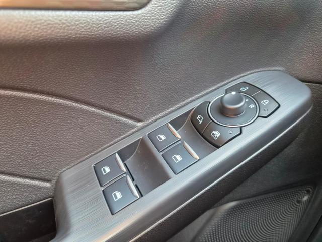 Ford Kuga Titanium 243PS PHEV Automatik schwenkb. AHK Sitzheizung v+h Lenkradheizung Frontscheibe beheizb. Klimaautomatik Navi SYNC4 Apple CarPlay Android Auto Touchscreen PDC 4xKamera 2xKeyless 17"LM vollelektr. Reichweite 66KM 