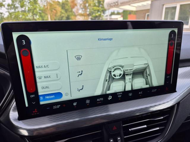 Ford Kuga Titanium 243PS PHEV Automatik schwenkb. AHK Sitzheizung v+h Lenkradheizung Frontscheibe beheizb. Klimaautomatik Navi SYNC4 Apple CarPlay Android Auto Touchscreen PDC 4xKamera 2xKeyless 17"LM vollelektr. Reichweite 66KM 