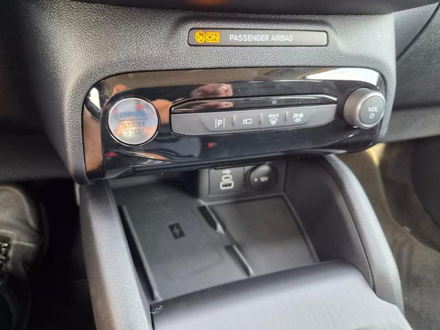 Ford Kuga Titanium 243PS PHEV Automatik schwenkb. AHK Sitzheizung v+h Lenkradheizung Frontscheibe beheizb. Klimaautomatik Navi SYNC4 Apple CarPlay Android Auto Touchscreen PDC 4xKamera 2xKeyless 17"LM vollelektr. Reichweite 66KM 