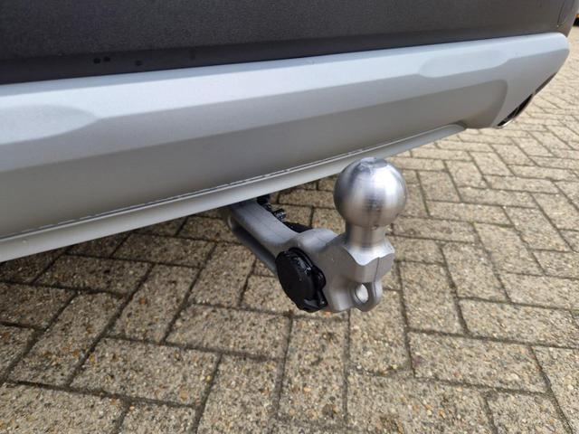 Ford Kuga Titanium 243PS PHEV Automatik schwenkb. AHK Sitzheizung v+h Lenkradheizung Frontscheibe beheizb. Klimaautomatik Navi SYNC4 Apple CarPlay Android Auto Touchscreen PDC 4xKamera 2xKeyless 17"LM vollelektr. Reichweite 66KM 