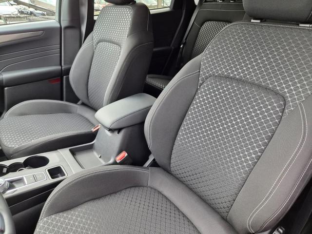 Ford Kuga Titanium 243PS PHEV Automatik schwenkb. AHK Sitzheizung v+h Lenkradheizung Frontscheibe beheizb. Klimaautomatik Navi SYNC4 Apple CarPlay Android Auto Touchscreen PDC 4xKamera 2xKeyless 17"LM vollelektr. Reichweite 66KM 
