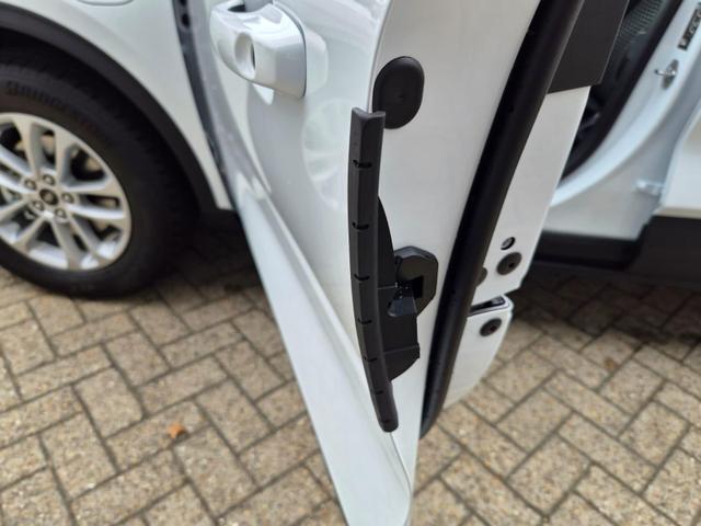 Ford Kuga Titanium 243PS PHEV Automatik schwenkb. AHK Sitzheizung v+h Lenkradheizung Frontscheibe beheizb. Klimaautomatik Navi SYNC4 Apple CarPlay Android Auto Touchscreen PDC 4xKamera 2xKeyless 17"LM vollelektr. Reichweite 66KM 