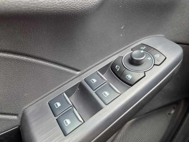 Ford Kuga Titanium 243PS PHEV Automatik schwenkb. AHK Sitzheizung v+h Lenkradheizung Frontscheibe beheizb. Klimaautomatik Navi SYNC4 Apple CarPlay Android Auto Touchscreen PDC 4xKamera 2xKeyless 17"LM vollelektr. Reichweite 66KM 