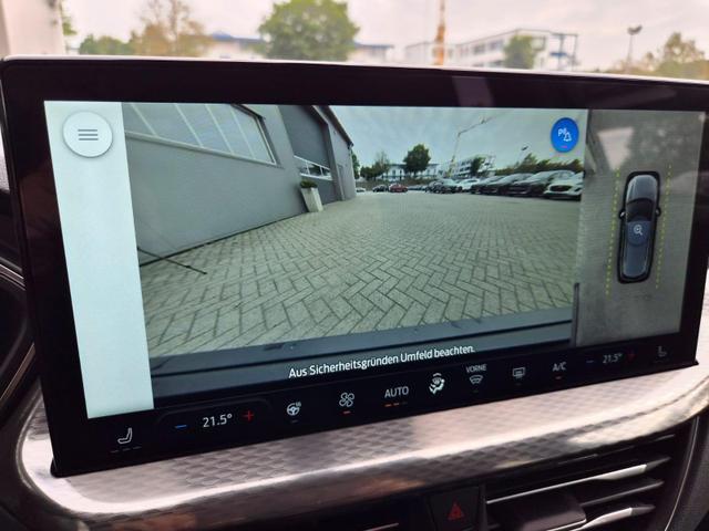 Ford Kuga Titanium 243PS PHEV Automatik schwenkb. AHK Sitzheizung v+h Lenkradheizung Frontscheibe beheizb. Klimaautomatik Navi SYNC4 Apple CarPlay Android Auto Touchscreen PDC 4xKamera 2xKeyless 17"LM vollelektr. Reichweite 66KM 