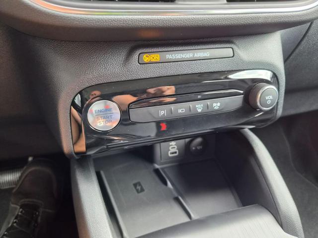 Ford Kuga Titanium 243PS PHEV Automatik schwenkb. AHK Sitzheizung v+h Lenkradheizung Frontscheibe beheizb. Klimaautomatik Navi SYNC4 Apple CarPlay Android Auto Touchscreen PDC 4xKamera 2xKeyless 17"LM vollelektr. Reichweite 66KM 