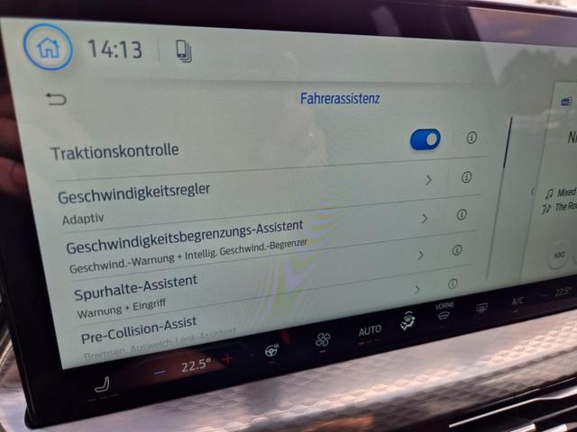 Ford Kuga Titanium 243PS PHEV Automatik elektr. PanoDach Sitzheizung v+h Lenkradheizung Frontscheibe beheizb. Klimaautomatik Navi SYNC4 Apple CarPlay Android Auto Touchscreen PDC 4xKamera 2xKeyless 17"LM vollelektr. Reichweite 66KM 