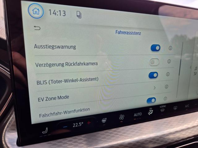 Ford Kuga Titanium 243PS PHEV Automatik elektr. PanoDach Sitzheizung v+h Lenkradheizung Frontscheibe beheizb. Klimaautomatik Navi SYNC4 Apple CarPlay Android Auto Touchscreen PDC 4xKamera 2xKeyless 17"LM vollelektr. Reichweite 66KM 