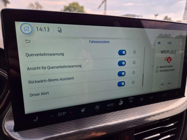 Ford Kuga Titanium 243PS PHEV Automatik elektr. PanoDach Sitzheizung v+h Lenkradheizung Frontscheibe beheizb. Klimaautomatik Navi SYNC4 Apple CarPlay Android Auto Touchscreen PDC 4xKamera 2xKeyless 17"LM vollelektr. Reichweite 66KM 
