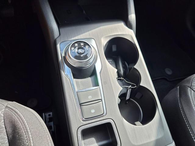 Ford Kuga Titanium 243PS PHEV Automatik elektr. PanoDach Sitzheizung v+h Lenkradheizung Frontscheibe beheizb. Klimaautomatik Navi SYNC4 Apple CarPlay Android Auto Touchscreen PDC 4xKamera 2xKeyless 17"LM vollelektr. Reichweite 66KM 